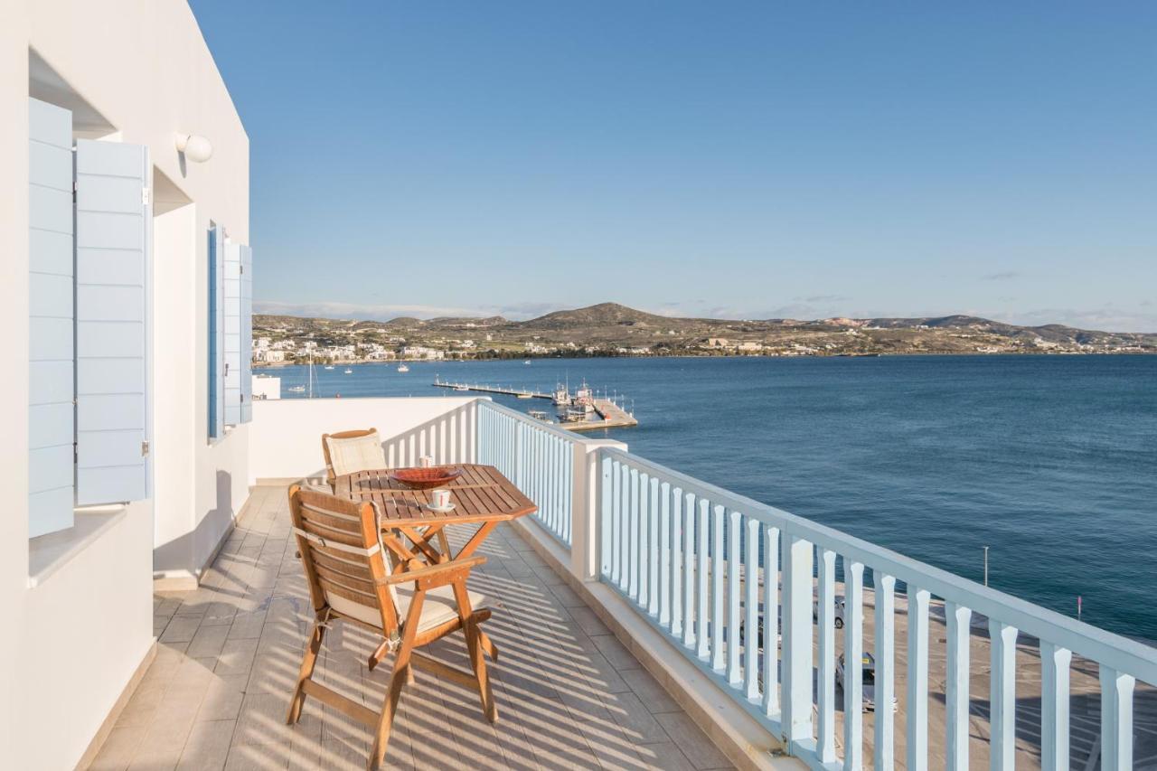 Il Porto Di Milos Adamantas  Екстериор снимка